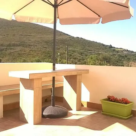 Alojamento de Acomodação e Pequeno-almoço Stella Maris Magomadas